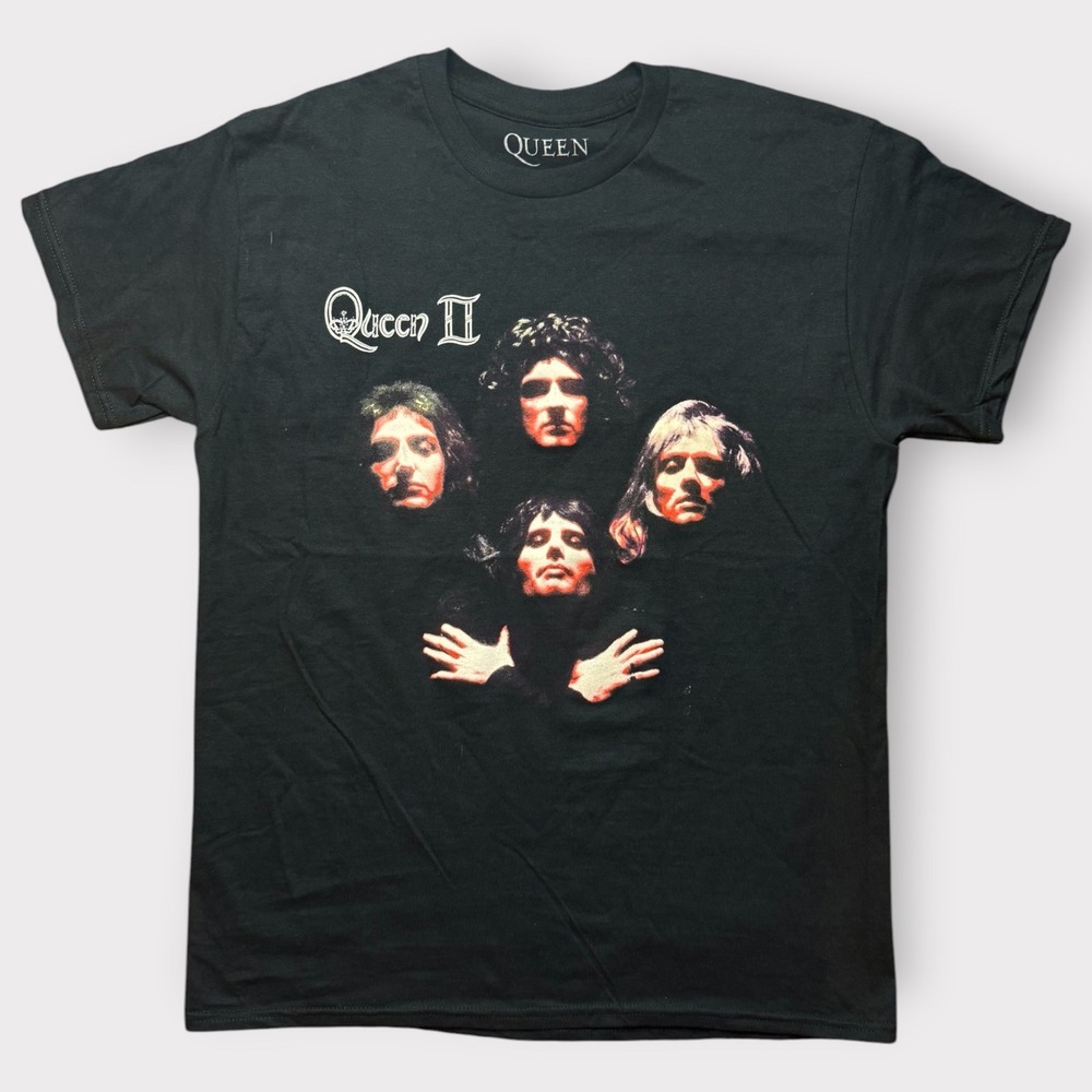 Queen II Band Tee Black Graphic T-Shirt Mens Medium Rock Music Album Tracklist